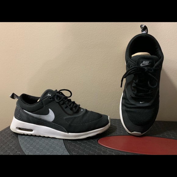 Nike women’s shoes - Picture 2 of 3